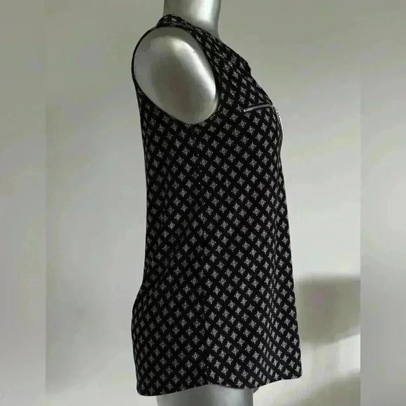 💟Black & White Sleeveless Top - Picture 2 of 15